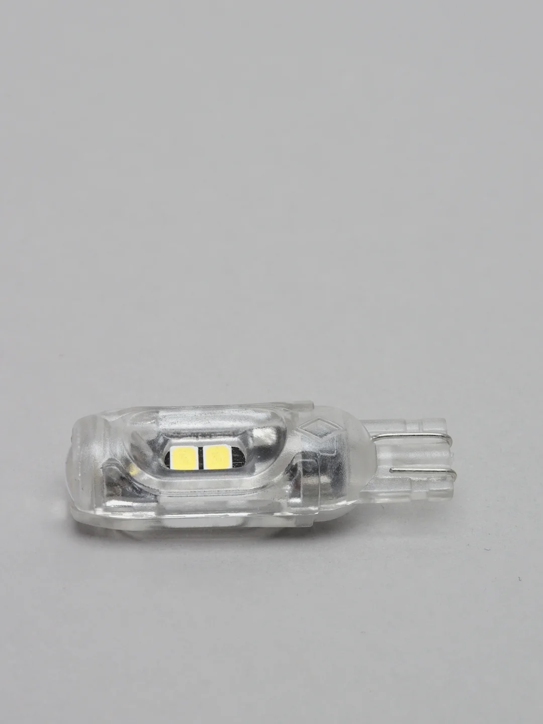 Белый светодиодная лампа W5W T10