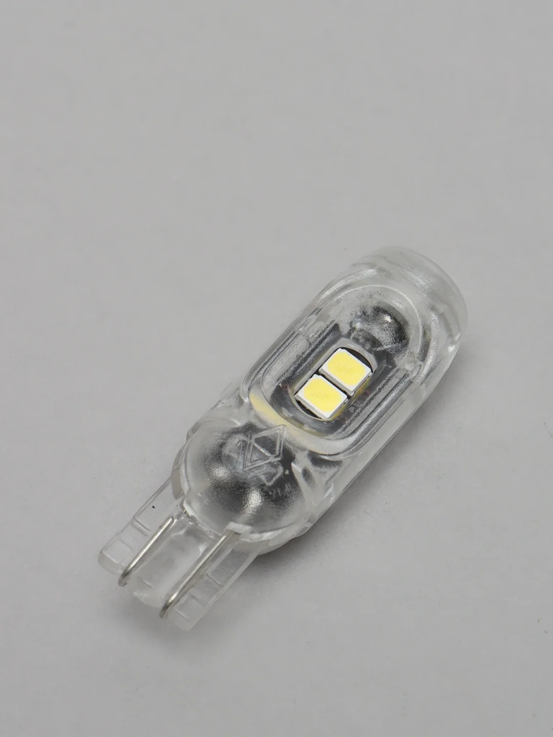 Белый светодиодная лампа W5W T10
