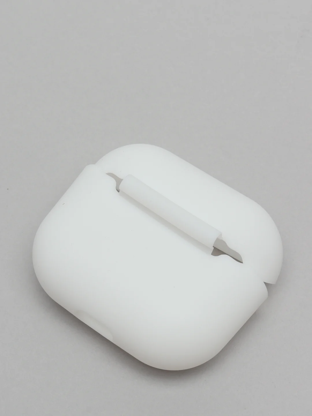Белый чехол для  наушников Apple Airpods 3 аирподс силиконовый
