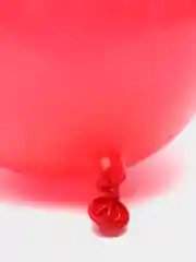 Красный воздушный шар