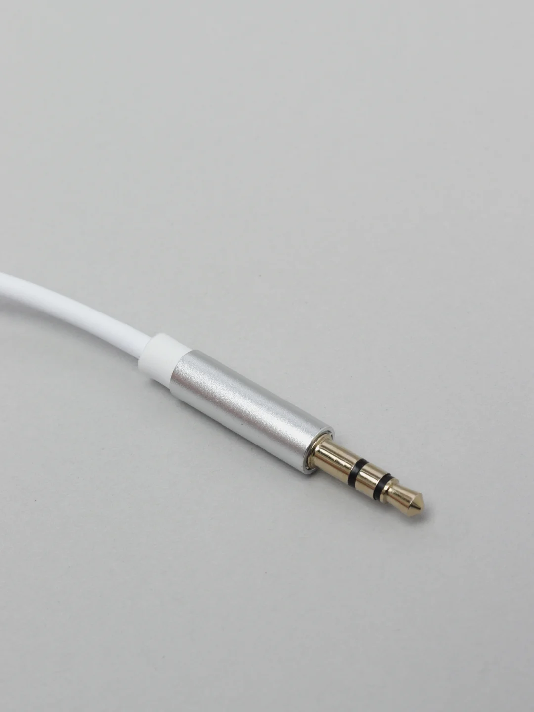 Белый аукс кабель-адаптер для iPhone Lightning to Jack, 3.5 mm