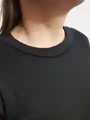 Укороченный топ с длинным рукавом