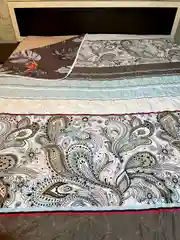 Коричневый покрывало двустороннее стеганое, 145 х 215 см, 1,5-спальное, полисатин