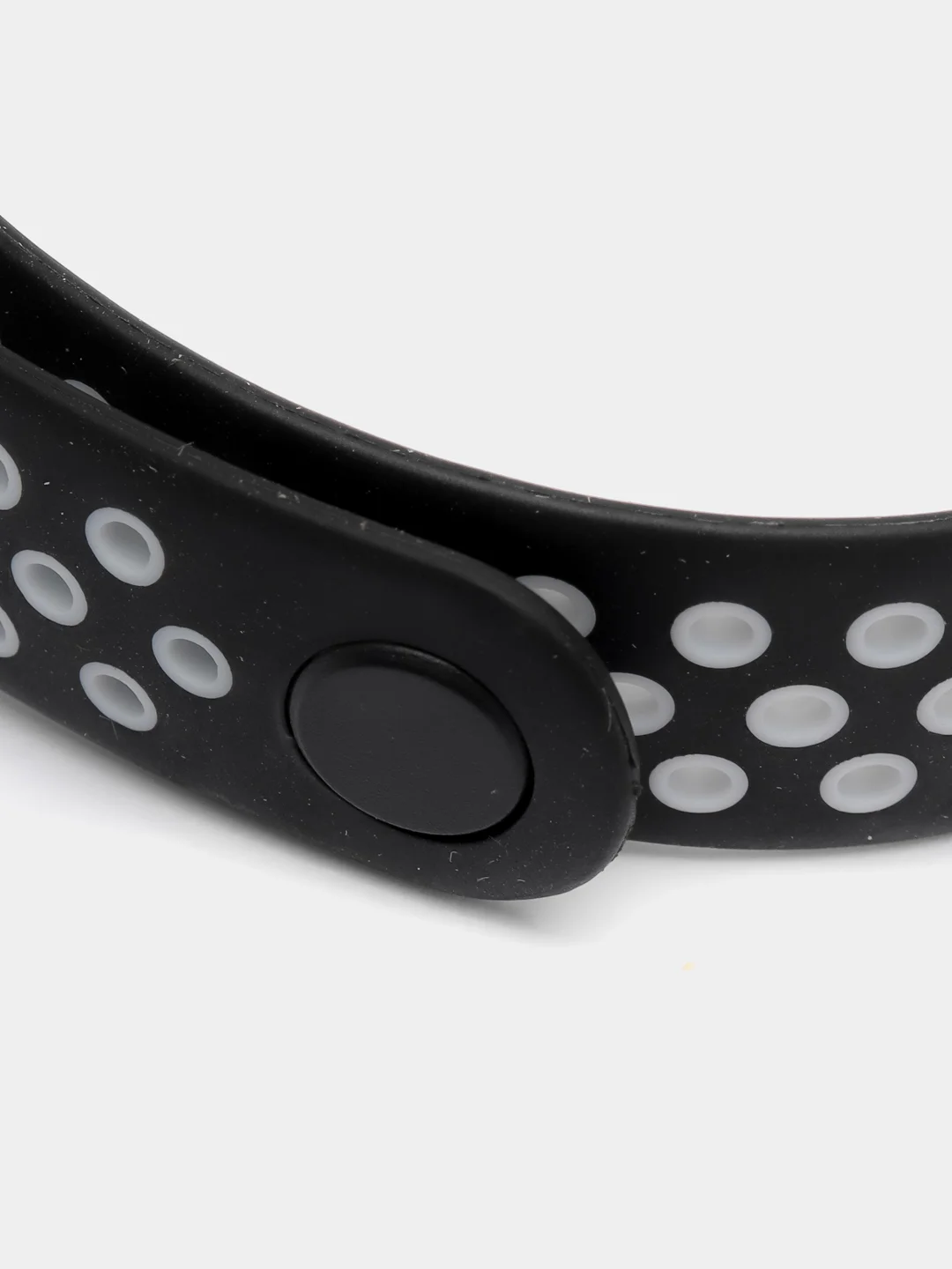 Черный перфорированный cиликоновый ремешок для Xiaomi Mi Band 3 и Mi Band 4, ми банд 3/4
