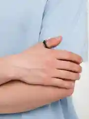 Черный кольцо антистресс с вращающейся цепочкой, открывашка