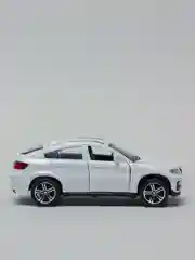 Белый модель автомобиля BMW X6, металл