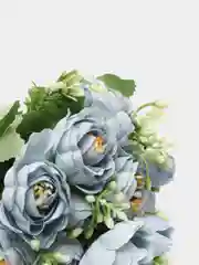 Голубой искусственные цветы пионы, камелии, розы, букет