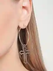 Серебряный серьги - кольца женские с подвеской крест