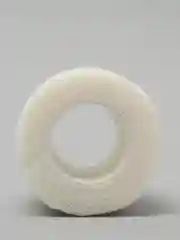 Белый самофиксирующийся бинт