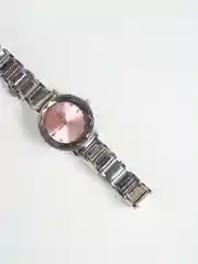 Розовый женские наручные кварцевые часы