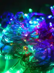 Гирлянда светодиодная, линейная, разноцветная, прозрачный провод, 140 LED, 7 м
