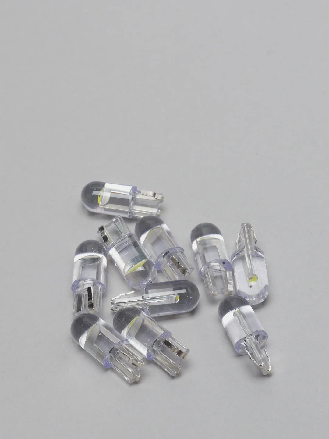 Светодиодные LED габаритные лампочки лампы/огни/габаритки T10 W5W  белый цвет 6 - 16 V