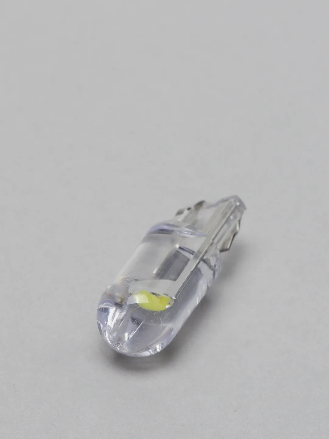 Светодиодные LED габаритные лампочки лампы/огни/габаритки T10 W5W  белый цвет 6 - 16 V