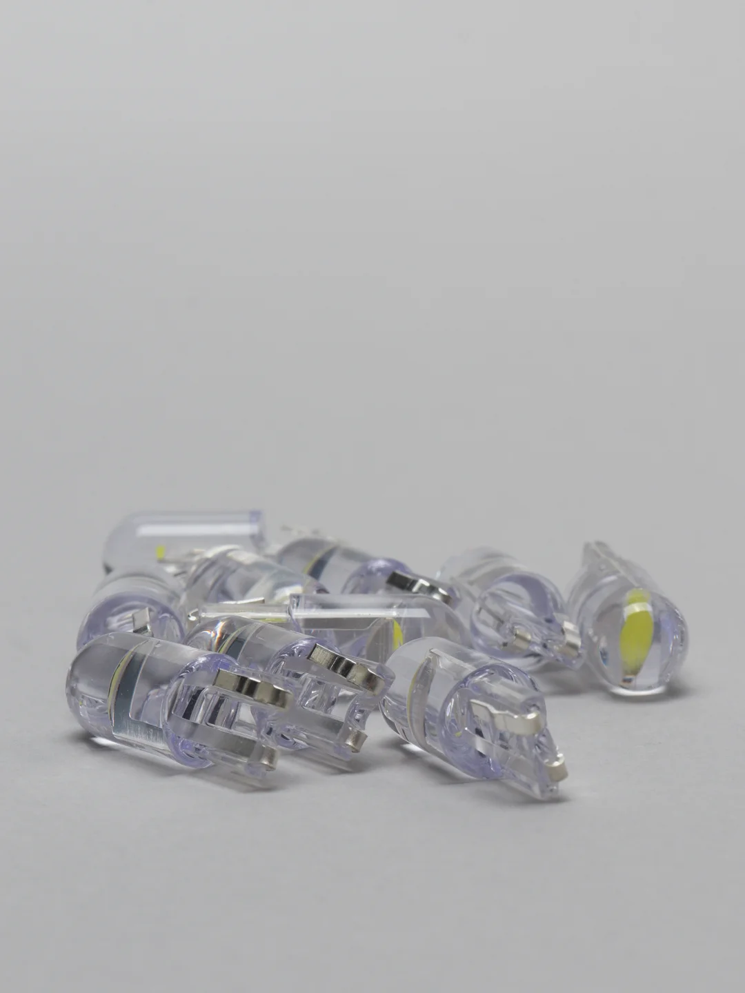 Светодиодные LED габаритные лампочки лампы/огни/габаритки T10 W5W  белый цвет 6 - 16 V