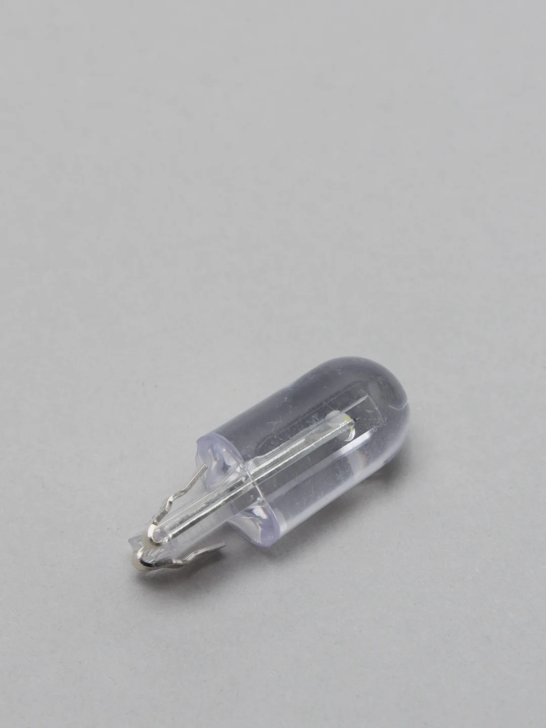 Светодиодные LED габаритные лампочки лампы/огни/габаритки T10 W5W  белый цвет 6 - 16 V