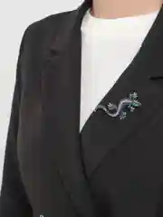 Черный брошь Ящерица