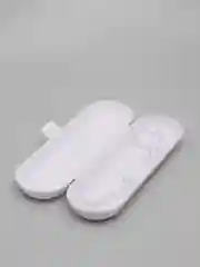 Белый футляр для электрической зубной щетки