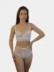Белый кружевной комплект со стрепами