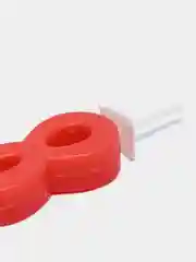 Красный свечи в форме цифры