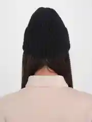 Черный шапка вязаная