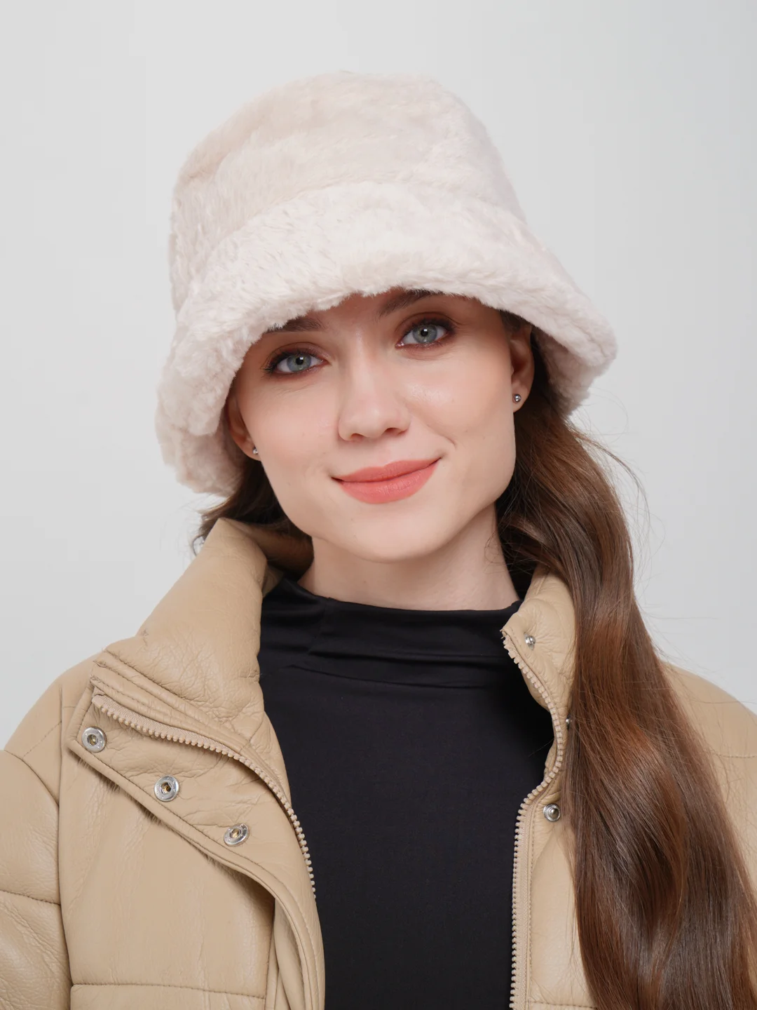 Молочный панама меховая с прямыми полями (шапка)