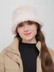 Молочный панама меховая с прямыми полями (шапка)