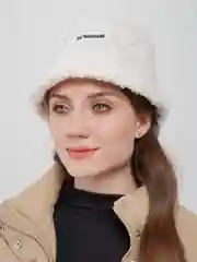 Белый панама меховая