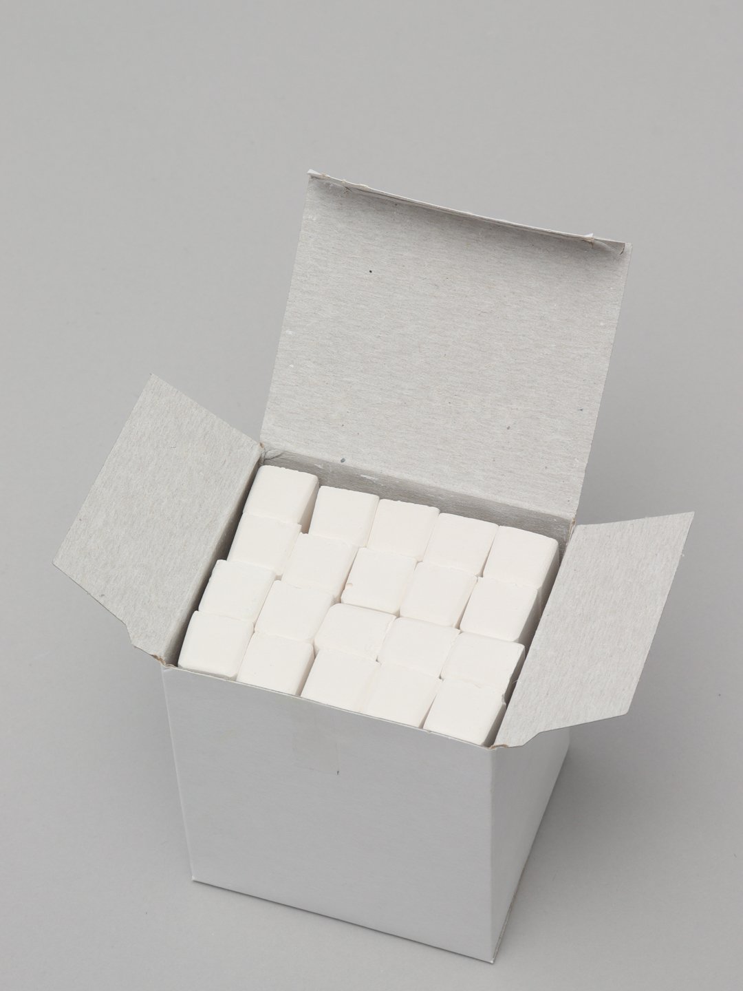 Мелки белые Calligrata, в наборе 20 штук, квадратные за 74 ₽ купить в интернет-магазине ПСБ Маркет от Промсвязьбанка