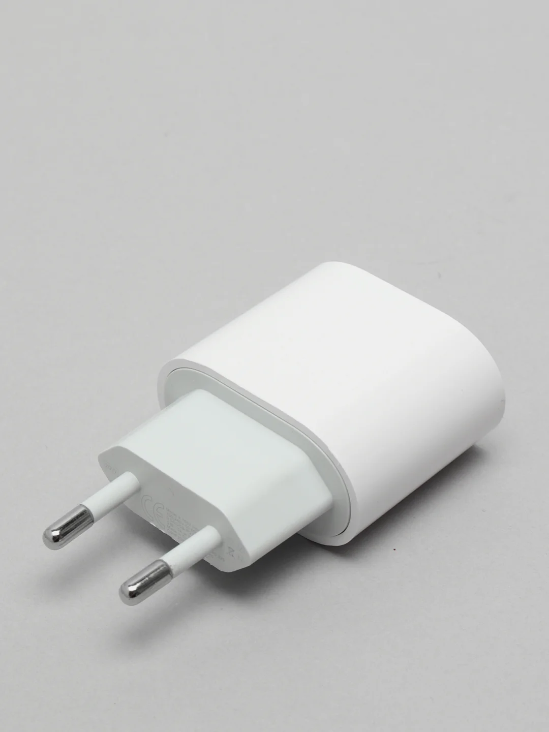 Зарядное устройство адаптер USB-C, с быстрой зарядкой для iPhone, Type-C, 20W, PD
