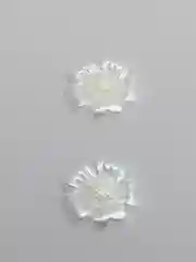 Белый кабошон "Цветочек"