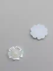 Белый кабошон "Цветочек"
