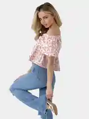 Розовый топ женский с открытыми плечами