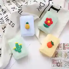 Желтый контейнер-футляр для контактных линз