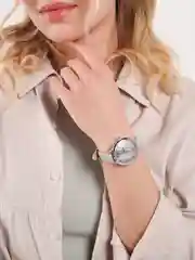 Серый женские наручные кварцевые часы