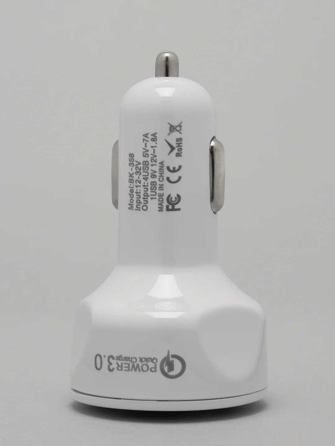 Белый автомобильное зарядное устройство Quick Charge 3.0., c 4 USB