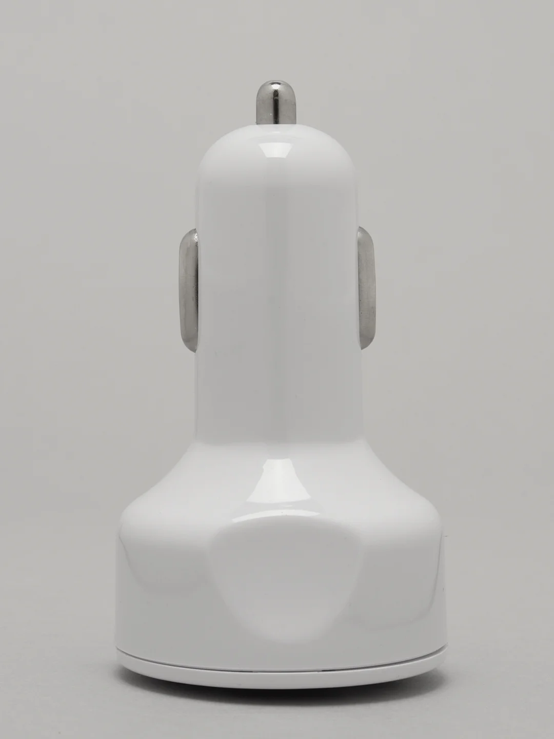 Белый автомобильное зарядное устройство Quick Charge 3.0., c 4 USB