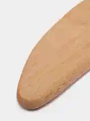 Бежевый скребок гуаша для лица