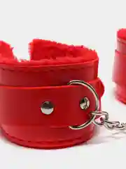 Красный бдсм мягкие наручники с мехом, подарок на 8 марта