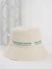 Молочный панама с надписью