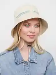 Молочный панама с надписью