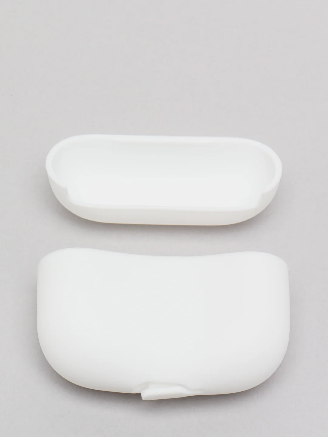 Белый чехол для Apple AirPods Pro