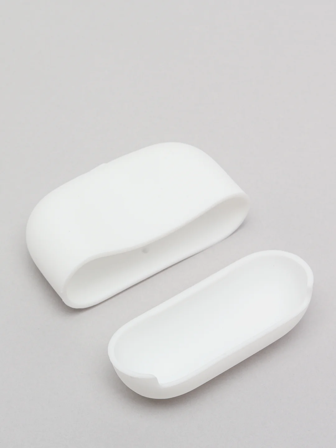 Белый чехол для Apple AirPods Pro