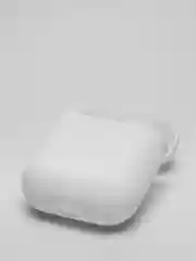 Белый чехол для наушников Apple AirPods