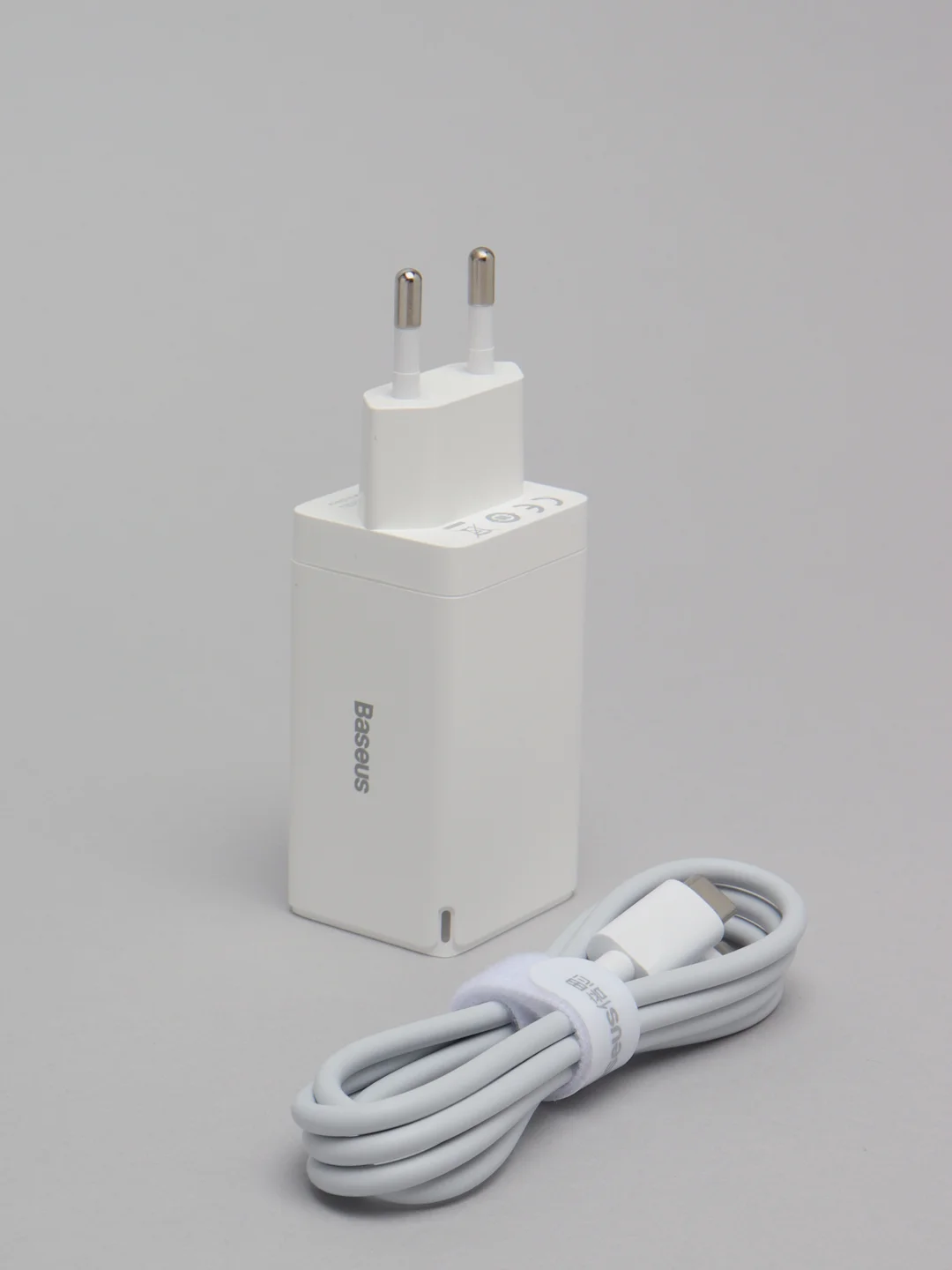 Белый зарядное устройство Baseus GaN3 Pro Fast Charger 2C, U 65W EU, кабель 100W, CCGP050102