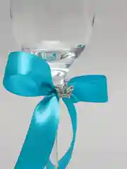 Свадебные бокалы в бирюзовом цвете с короной