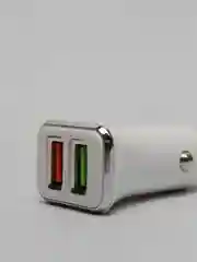 Автомобильное зарядное устройство (АЗУ) Naisu  (Lightning, Type-C, Micro), белый. Кабель в комплекте.