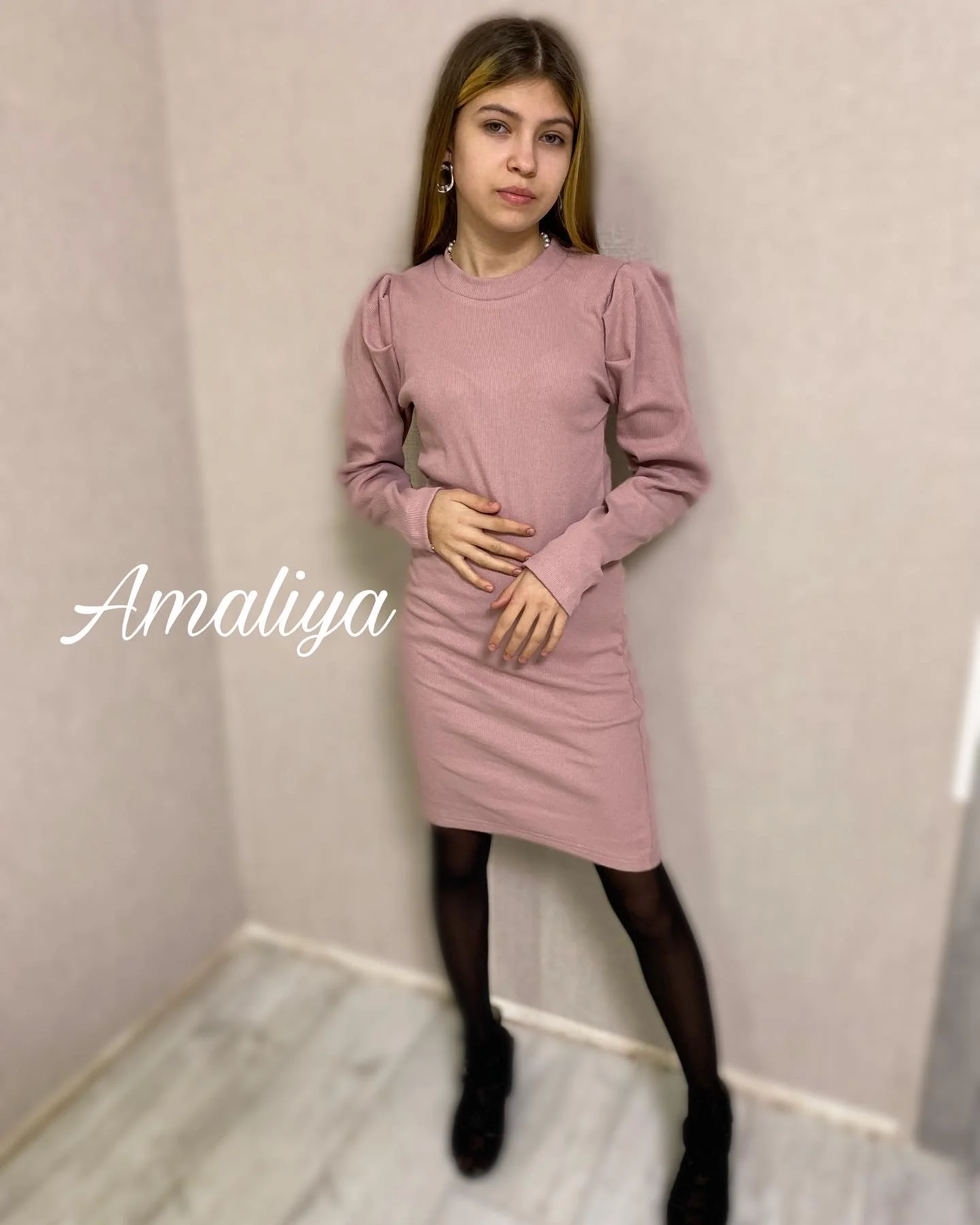 Триктажное женское платье