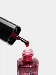 Вишнёвый лак для ногтей