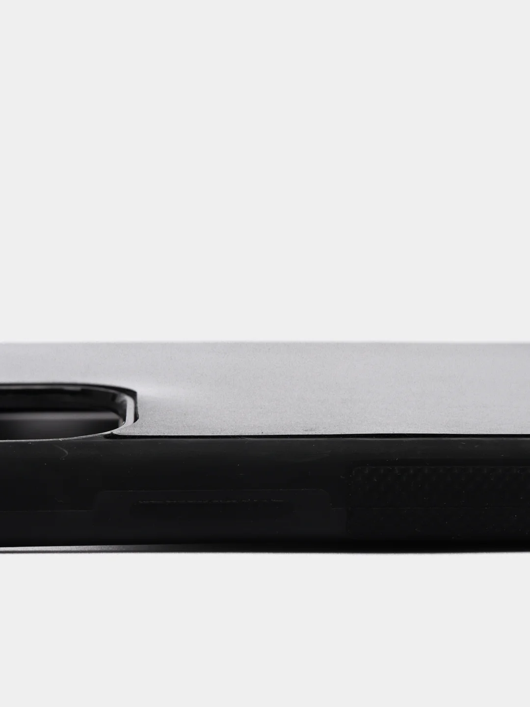 Белый антигравитационный чехол для iPhone