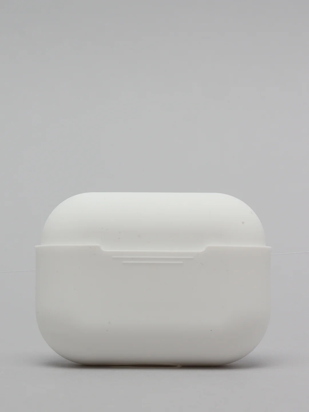 Белый силиконовый чехол для наушников AirPods Pro